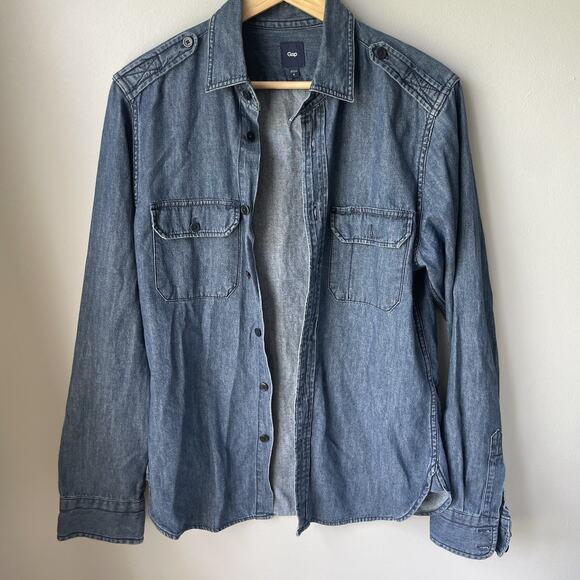 GAP button Up Denim Shirt Womens Size Small Blue Causal 100% Cotton - Picture 1 of 10